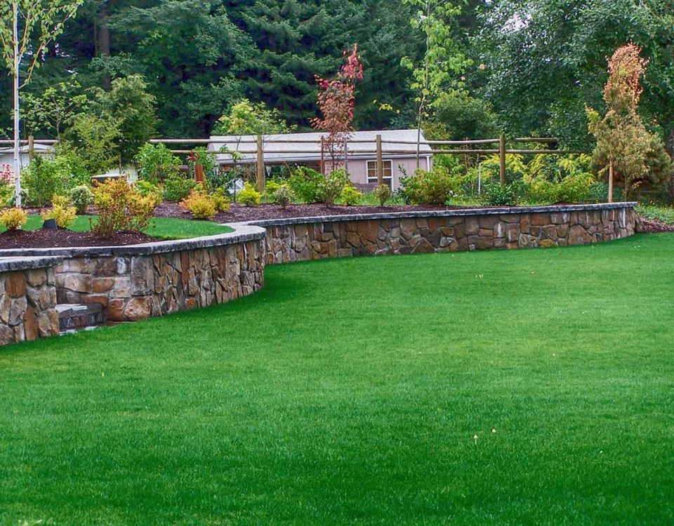 Fall landscaping-Vancouver, Wa Retaining Wall Construction - Woody's Custom Landscaping