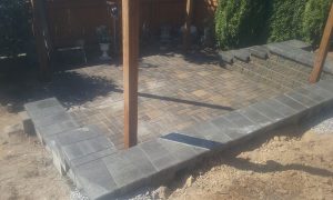 paver patio, retaining wall